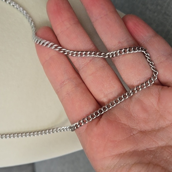 Elegant Silver Chain Necklace, NWT - Picture 2 of 7